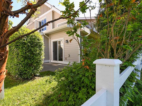 5th image of 700 Lancaster Way #1