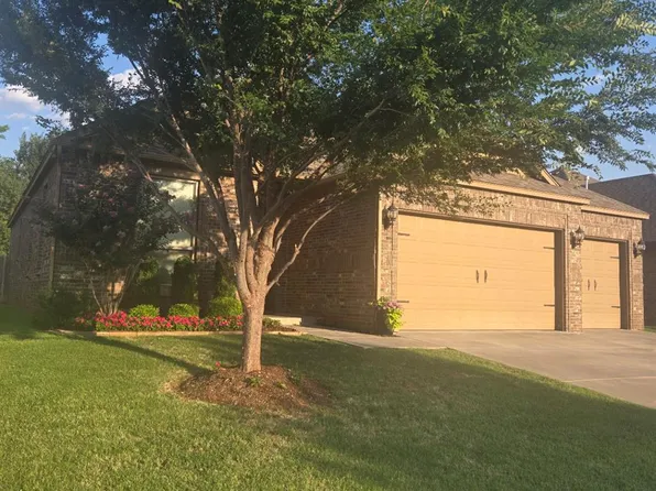 225 Kimberly Dr, Edmond, OK 73003