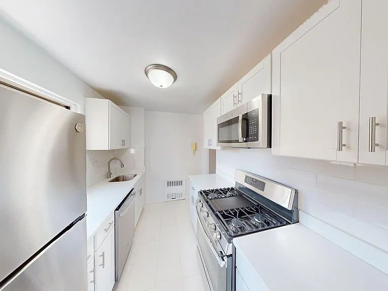 250 E 73rd St #16E — Photo 8