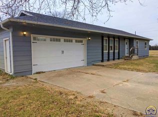 1318 105th Rd, Yates Center, KS 66783