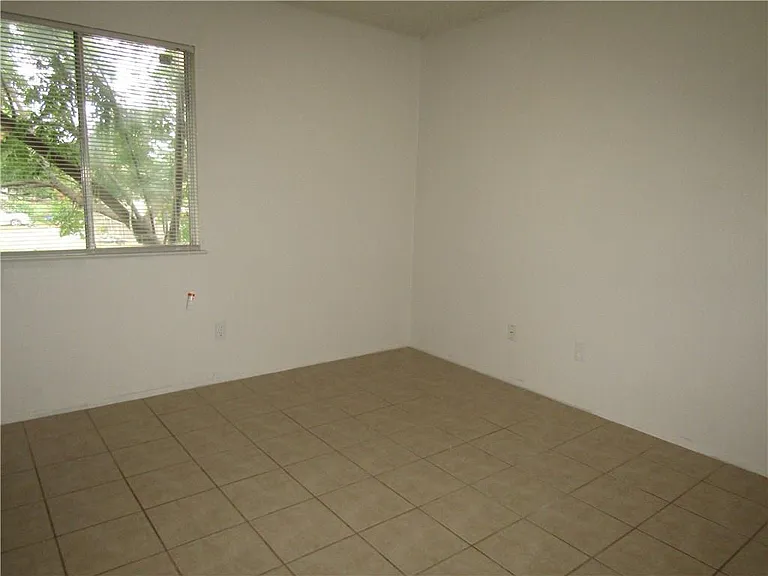 4910 Pepper Ln #D — Photo 11