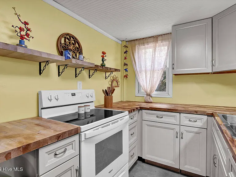 1207 N Topsail Dr — Photo 67