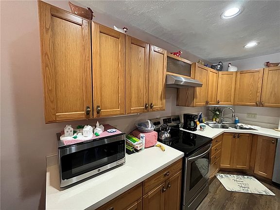 5th image of 96 Elm Rd