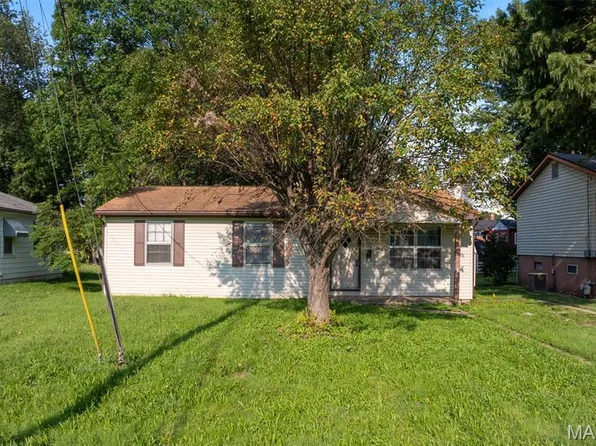2928 Godfrey St, Belleville, IL 62226