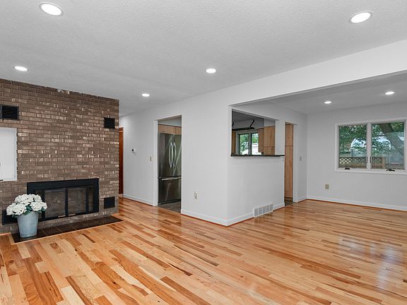2nd image of 3163 Norwood St