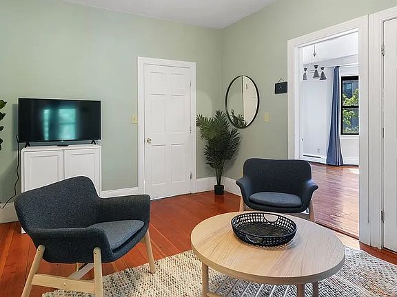 5th image of 132 Chiswick Rd #00A