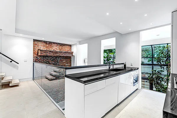 Rented by Christie's International Real Estate Group, LLC | media 25