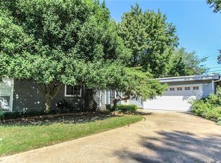 913 W Timberdell Rd, Norman, OK 73072