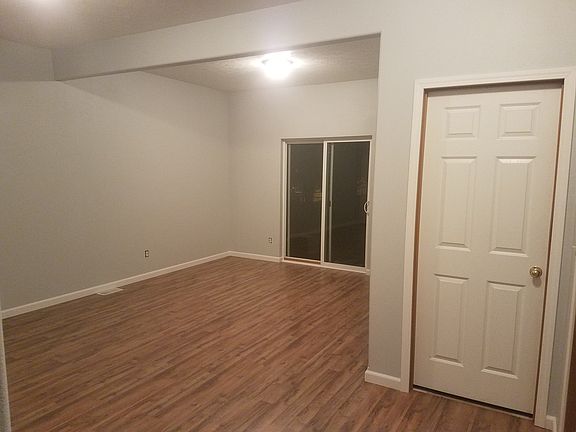 2nd image of 1105 S Aspen Pl