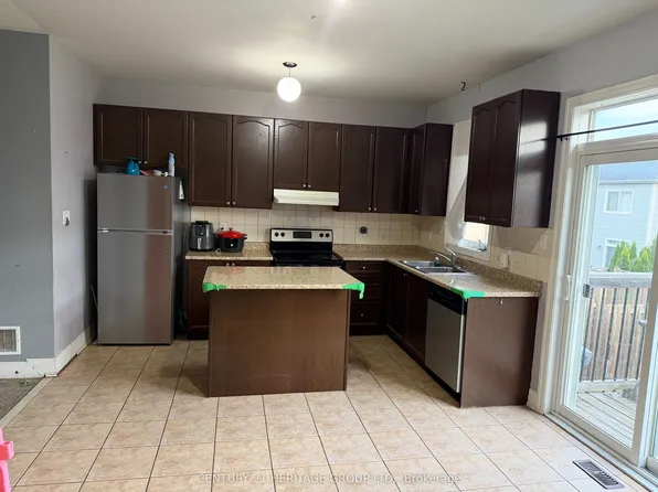 3 Grey Wing Ave, Georgina, ON L4P 0E8