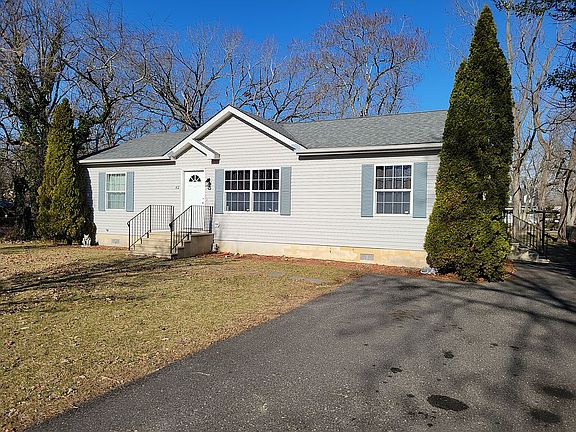 2nd image of 412 Ireland Ave
