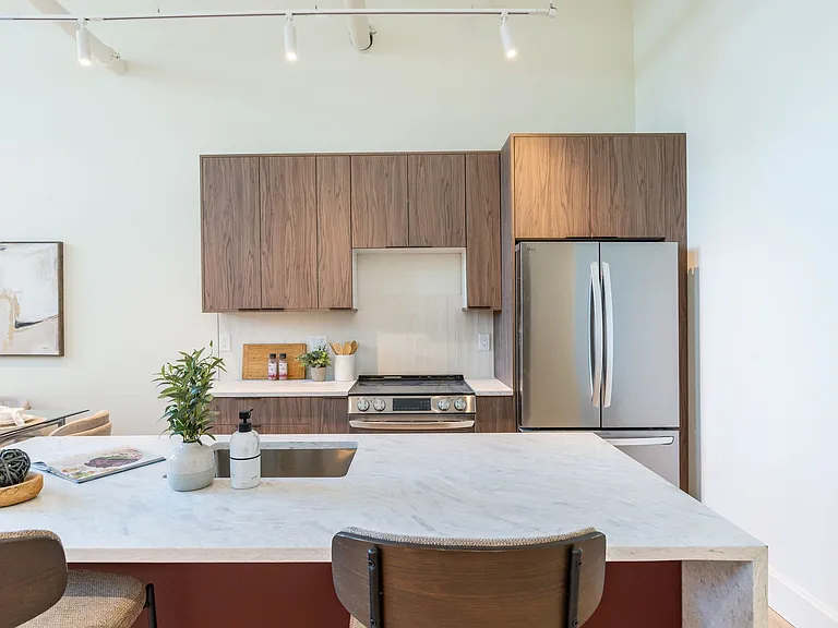 3003 Glenwood — Photo 48