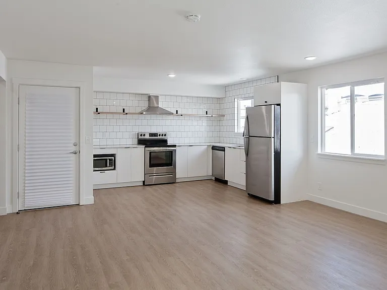 3132 SW Marigold St — Photo 45