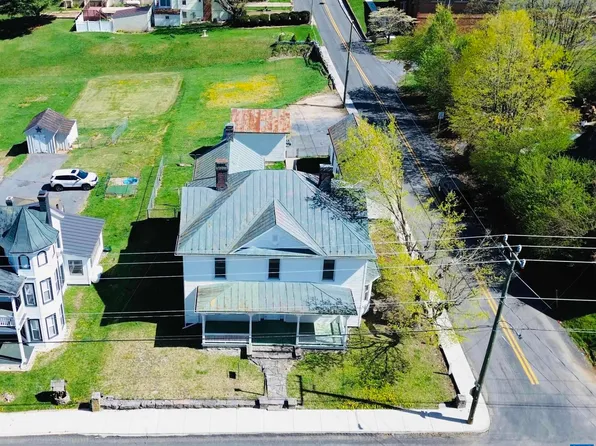 80 Main St, Greenville, VA 24440
