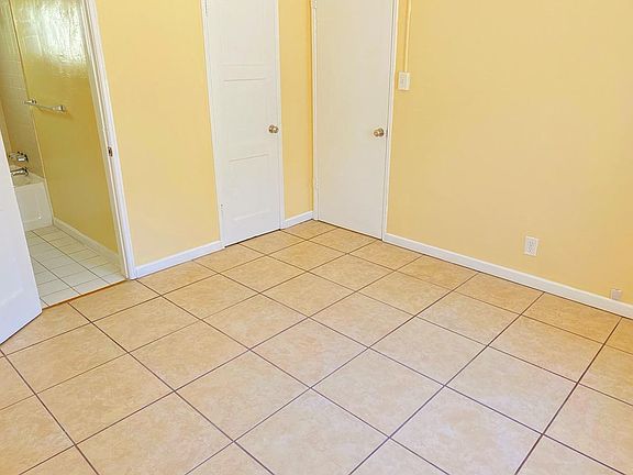 3rd image of 11635 Hamlin St #B