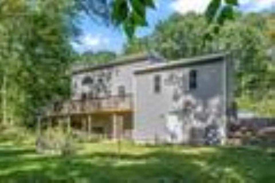 3 bed, 2.5 bath, 2123 sqft, $2,500 — Photo 2