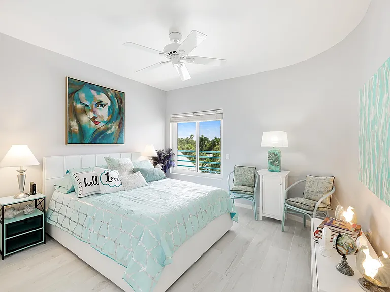 Guest bedroom