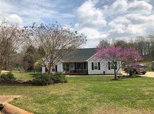 211 Red Fox Ln, Chesnee, SC 29323