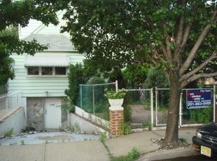 1704 75th St, North Bergen, NJ 07047