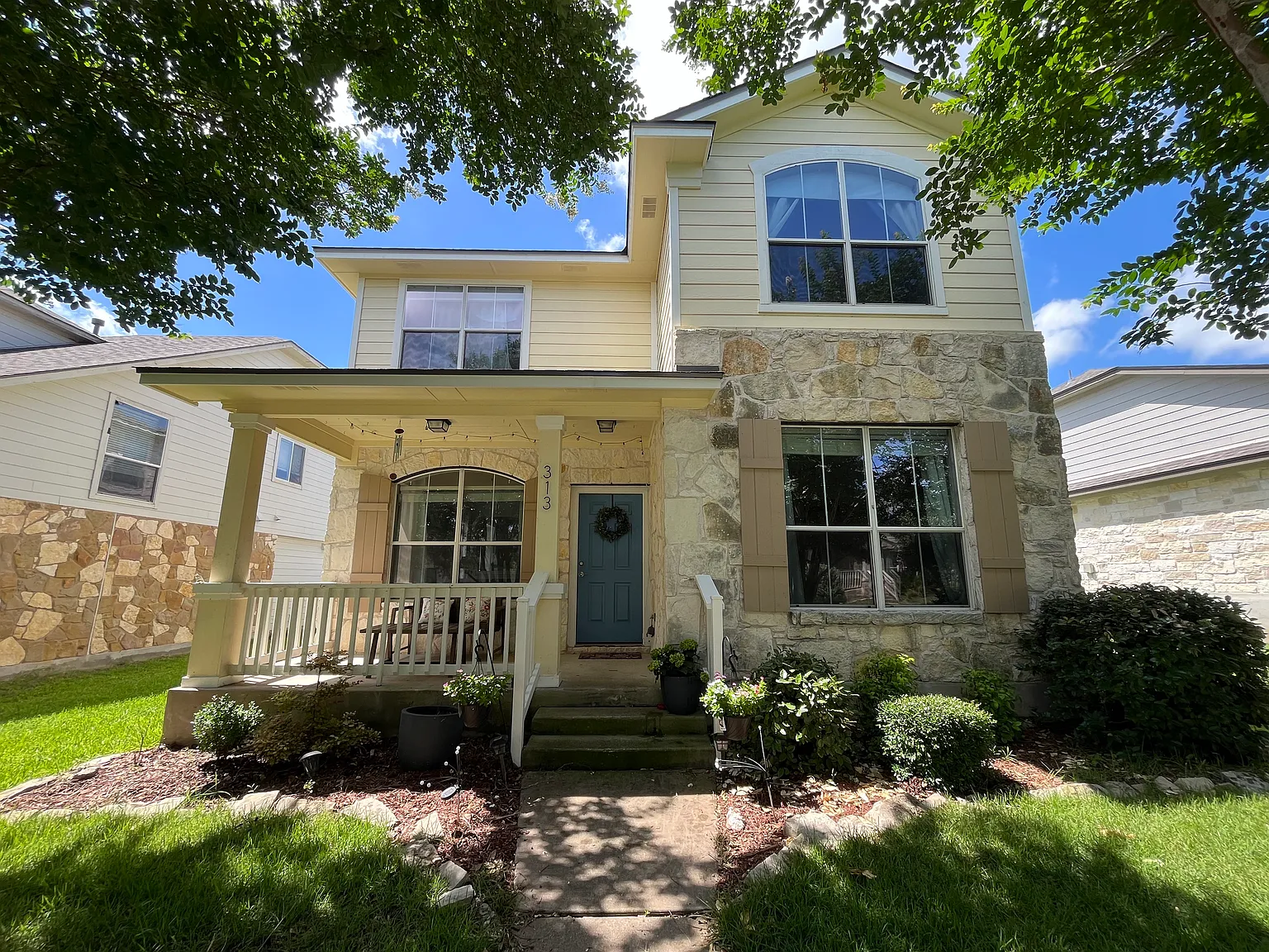 313 Lava Bed Dr — Photo 2