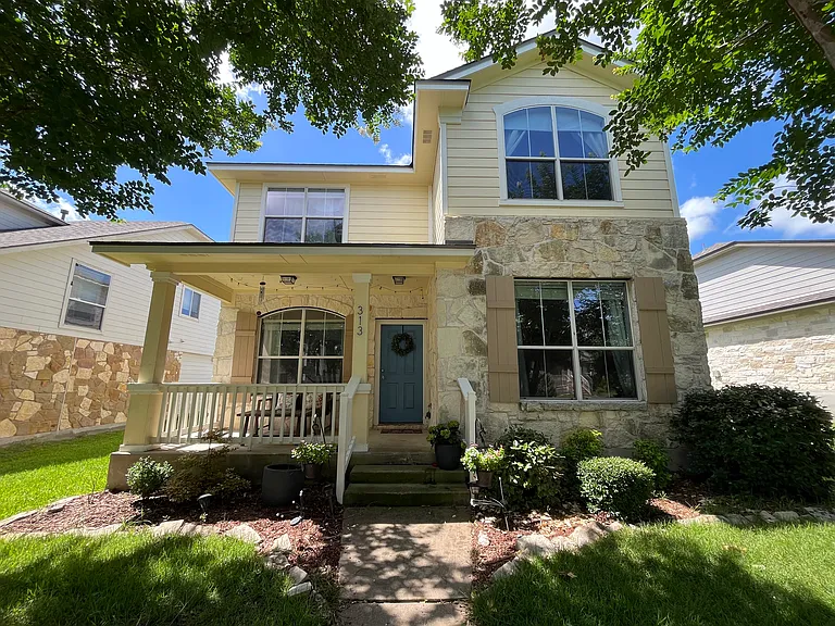 313 Lava Bed Dr — Photo 2