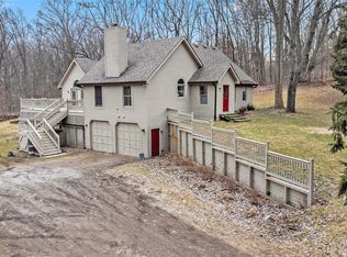 3855 E Pineview Dr, Dexter, MI 48130