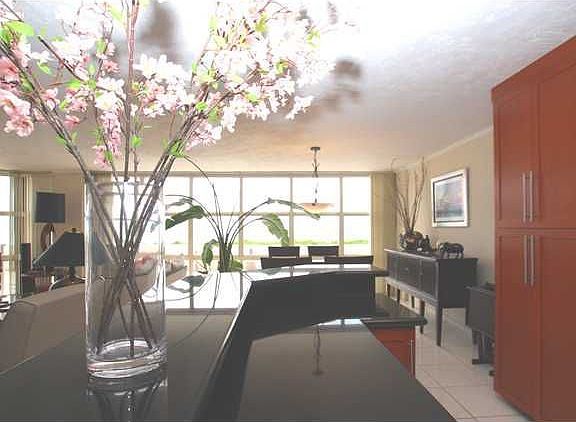 3rd image of 6423 Collins Ave APT 206