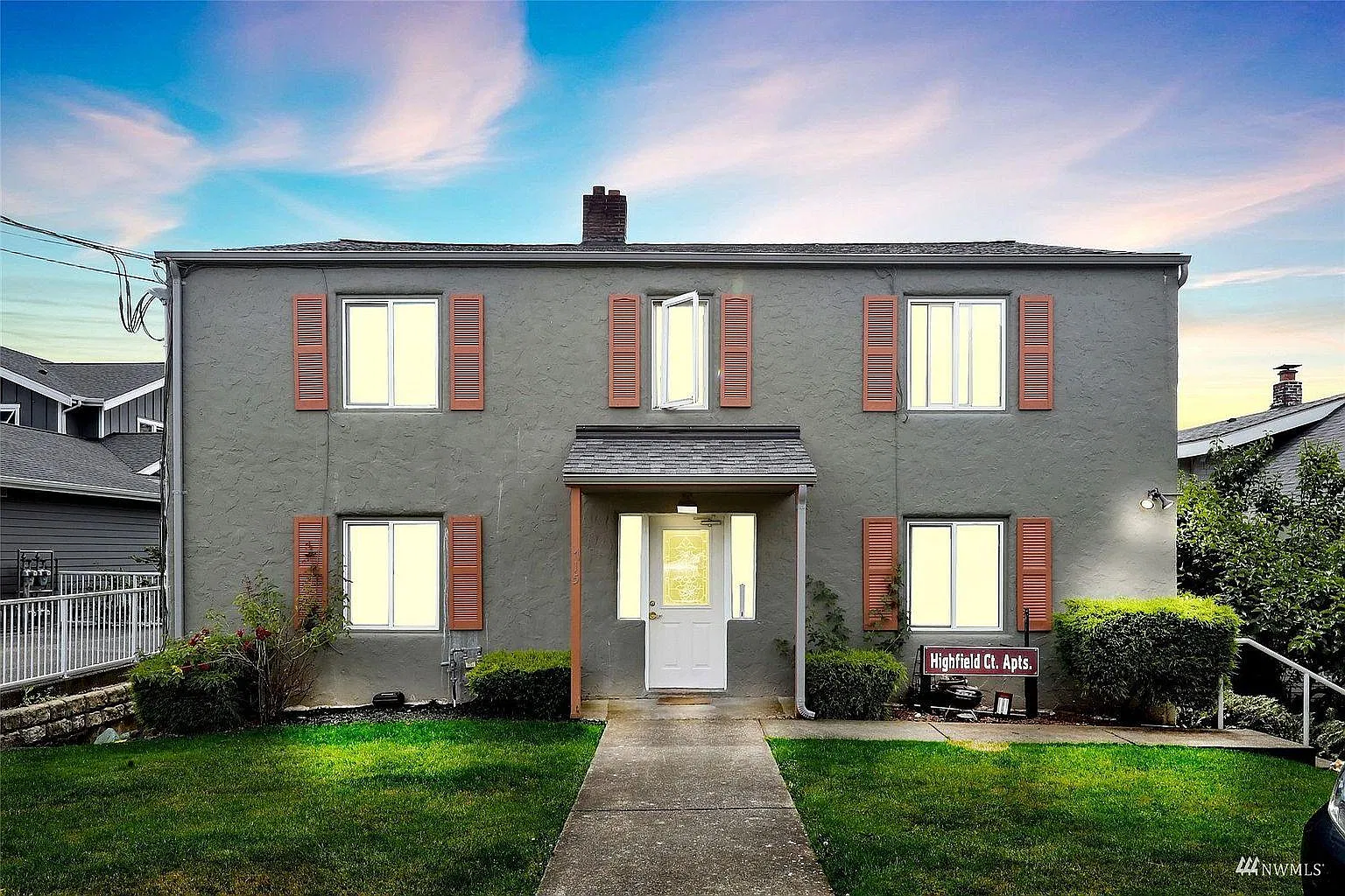 715 Judson St — Photo 1