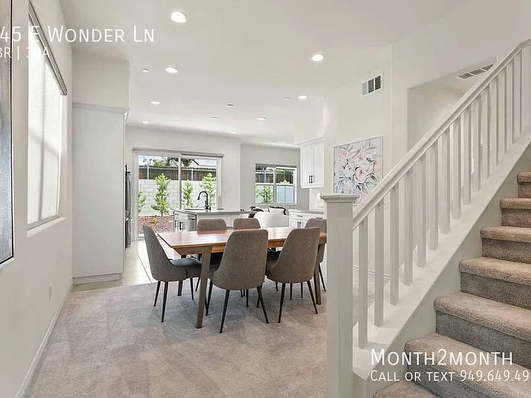 945 Wonder Ln — Photo 3