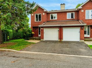 1932 Ashmont St, Ottawa, ON K1C7B9