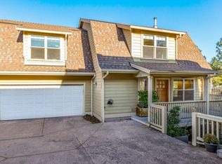 858 Blackberry Ln, Ashland, OR