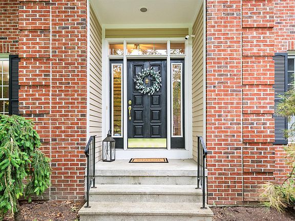 2nd image of 38 Cobble Hill Dr