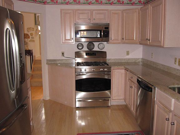 4th image of 29914 Yorktown Dr #70