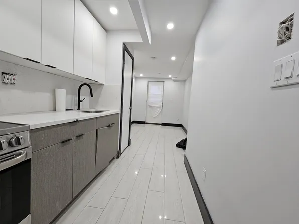 1186 Park Place image 1 of 2