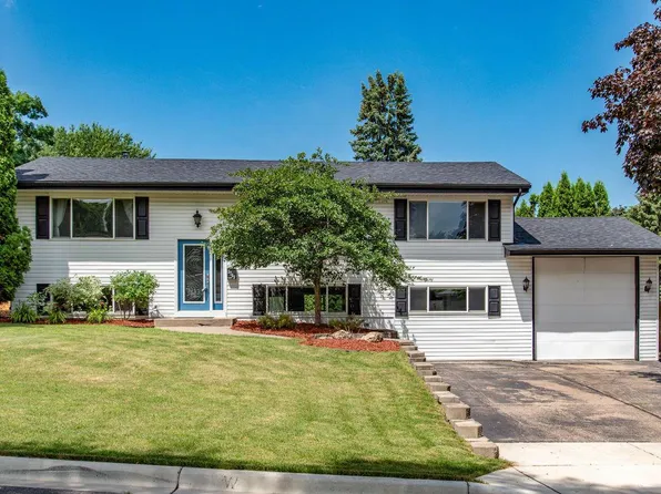 3709 Hillsboro Ave N, New Hope, MN 55427