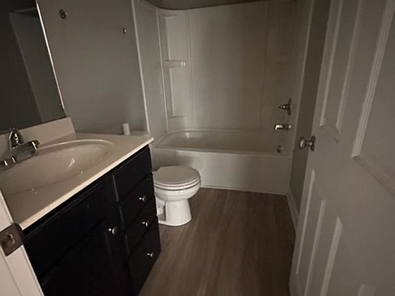 4th image of 504 N Race St APT 5