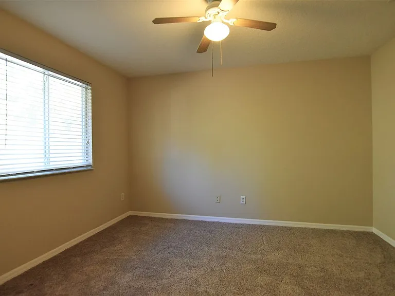 1066 Dolphin Dr — Photo 13