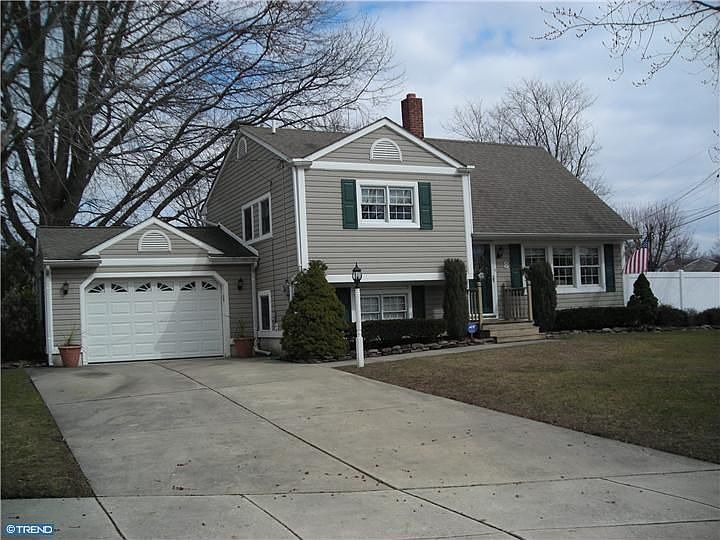 1st image of 8 Paterson Ave