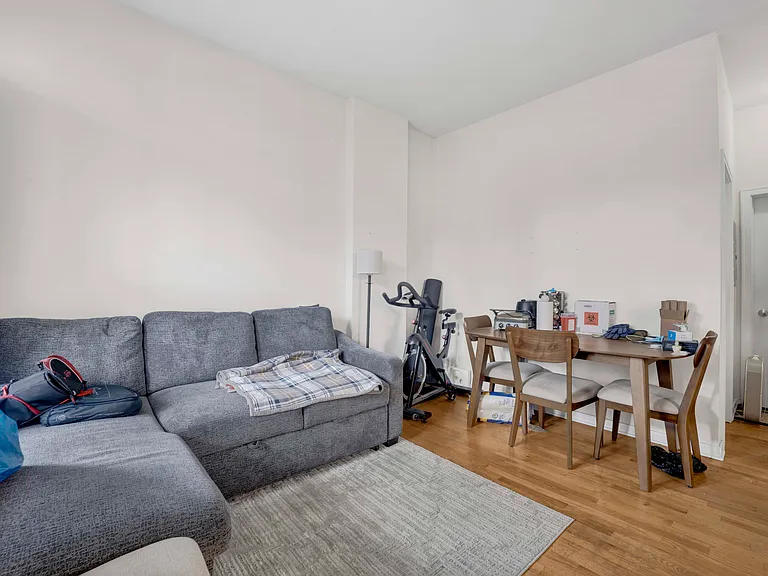 2143 N Western Ave #2R — Photo 8
