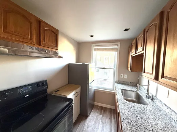 304 Cambridge St, Fall River, MA