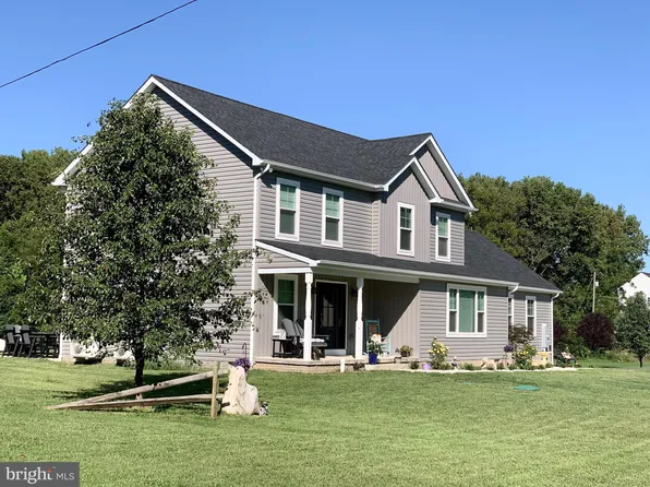 4442 Golf Course Rd, Martinsburg, WV 25405