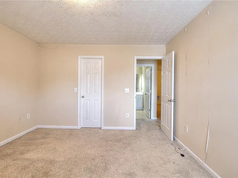 453 Tara Commons Cir — Photo 23