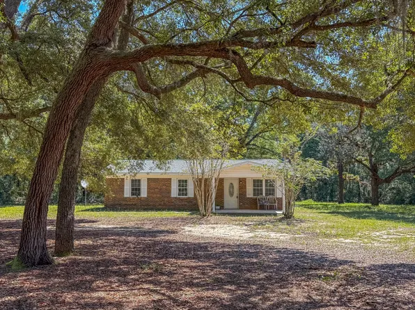 5703 Old River Rd, Baker, FL 32531
