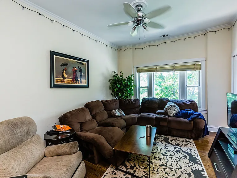 1829 N Hermitage Ave #2 — Photo 3