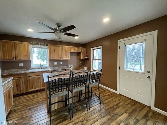 2nd image of 433 Warren Ave