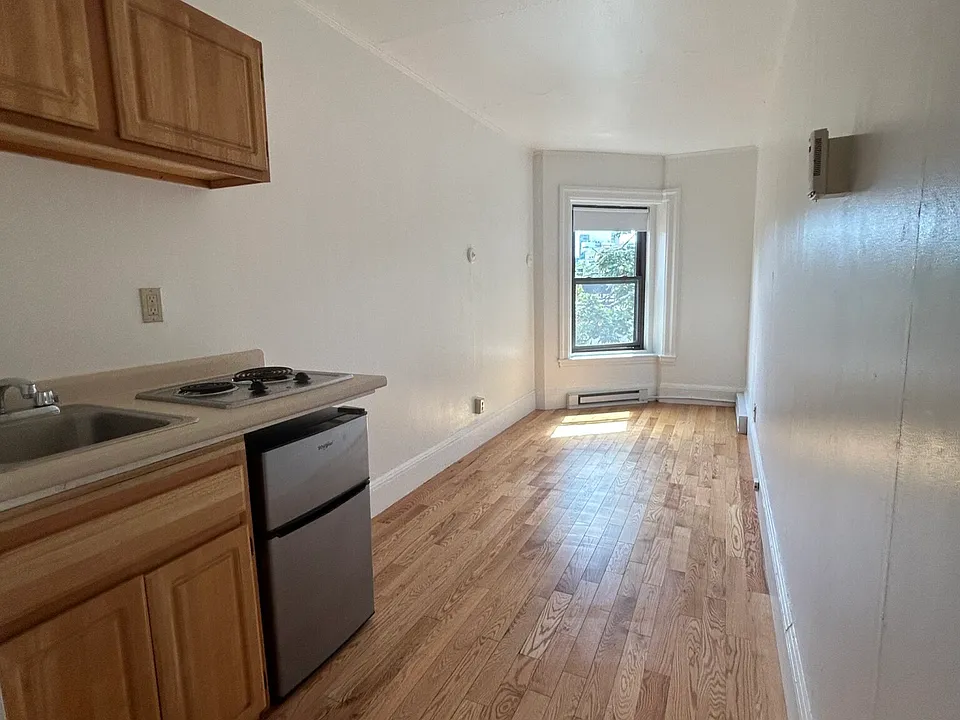 1061 Beacon St #14