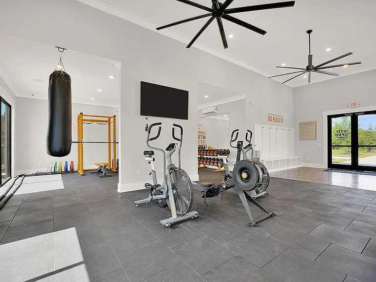 Pointe Grand Gym Cycles