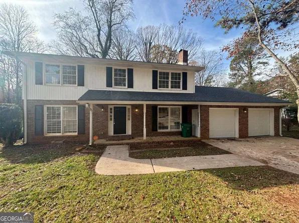 517 Fond Du Lac Dr, Stone Mountain, GA 30088