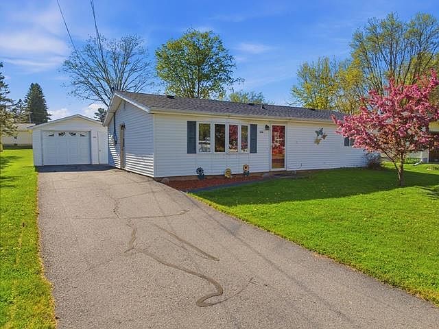 1st image of 606 N PLUM AVENUE