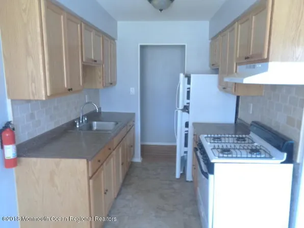 12A Manchester Ct, Freehold, NJ 07728